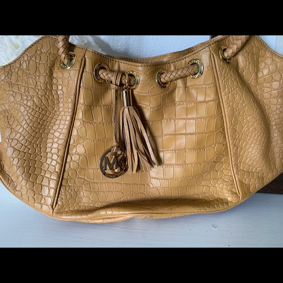 Michael Kors nwt mustard dijon color. - Picture 3 of 5